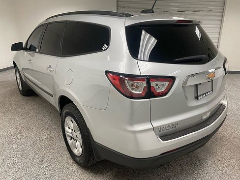 Used 2017 Chevrolet Traverse LS image 7