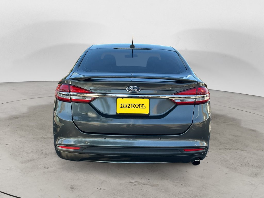 Used 2018 Ford Fusion SE w/ Equipment Group 201A FWD image 10