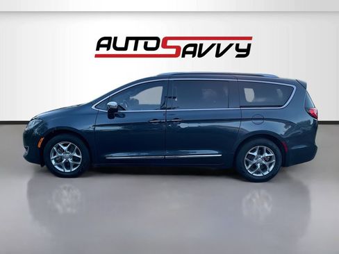 Used 2020 Chrysler Pacifica Limited FWD image 4