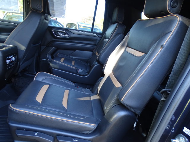 Used 2023 GMC Yukon XL AT4 w/ LPO, Floor Liner Package AWD/4WD image 4