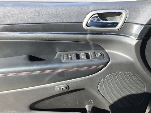 Used 2017 Jeep Grand Cherokee Trailhawk w/ Trailhawk Luxury Group image 22