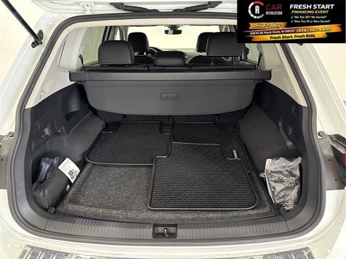 Used 2022 Volkswagen Tiguan SE image 65