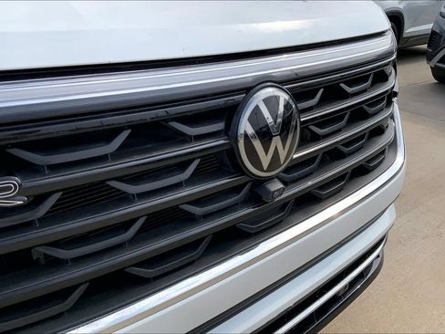 Used 2024 Volkswagen Atlas SEL Premium R-Line AWD/4WD image 28