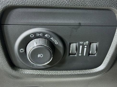 Used 2022 Jeep Grand Cherokee L Overland w/ Luxury Tech Group IV image 10