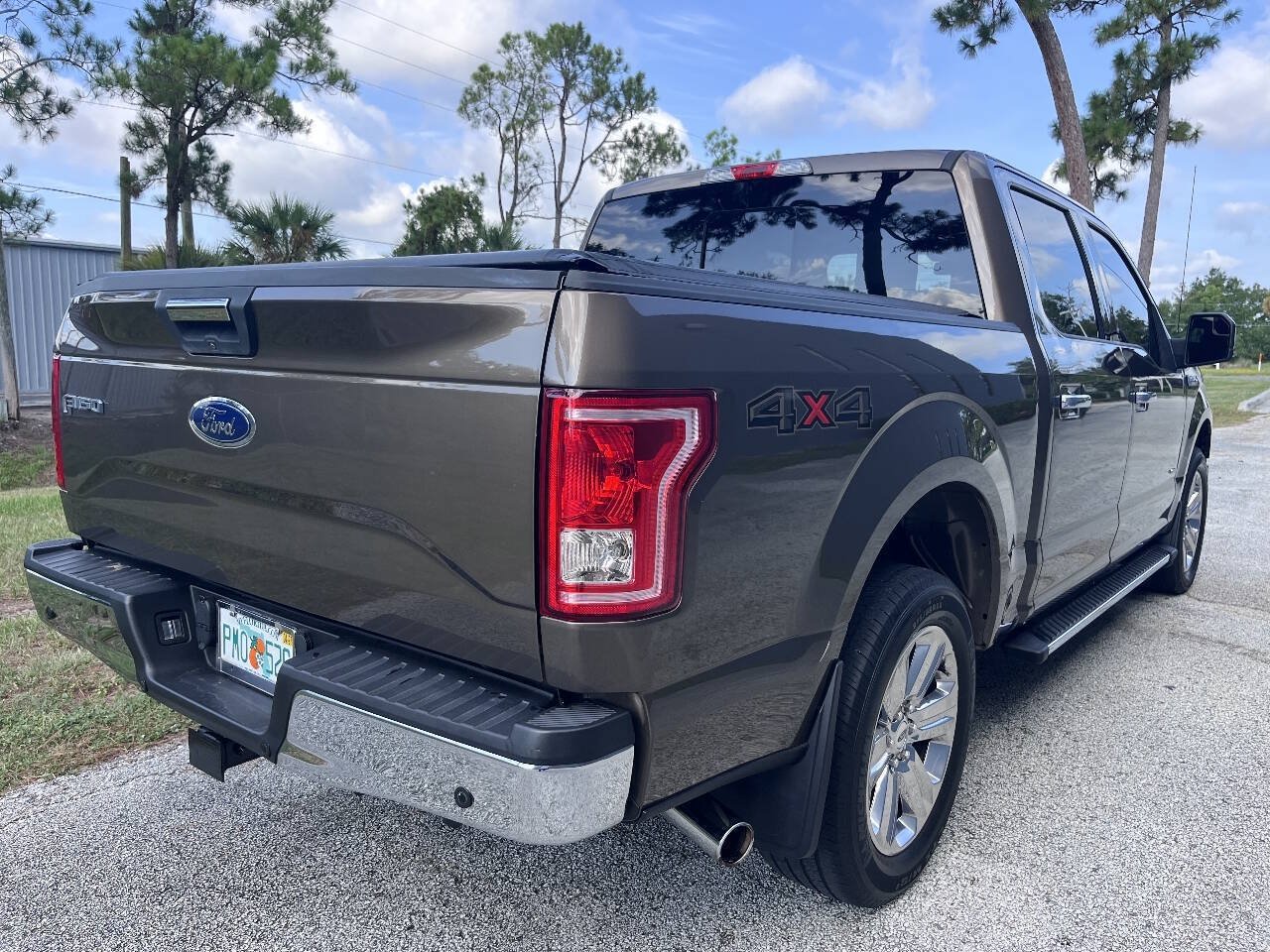 Used 2015 Ford F150 XLT w/ Equipment Group 302A Luxury AWD/4WD image 11