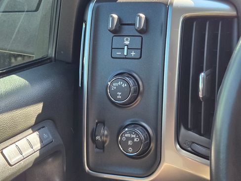 Used 2017 Chevrolet Silverado 1500 LTZ Z71 w/ LTZ Plus Package AWD/4WD image 69