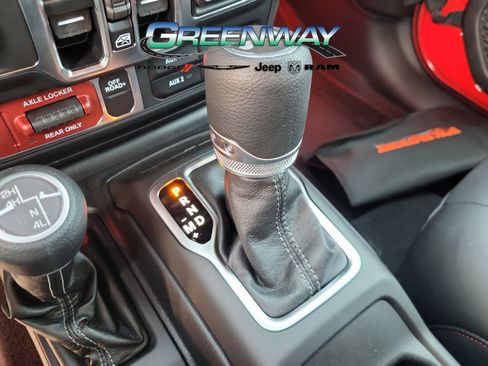 Used 2025 Jeep Wrangler Unlimited Sport AWD/4WD image 23