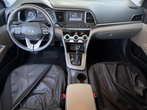 Used 2019 Hyundai Elantra SE FWD image 12