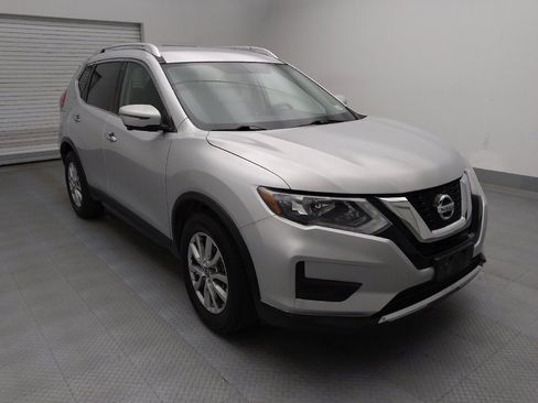 Used 2017 Nissan Rogue SV w/ SV Premium Package image 13