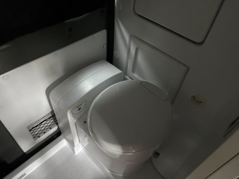 Used 2024 RAM ProMaster 1500 w/ Quick Order Package 22H SLT+ FWD image 18
