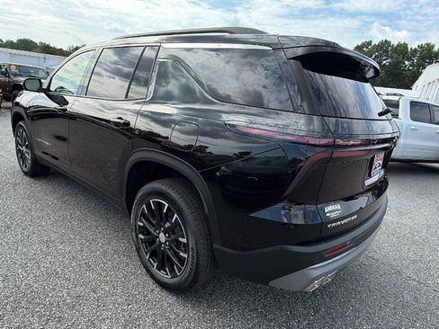 New 2026 Chevrolet Traverse LT w/ Sun and Wheel Package FWD image 8