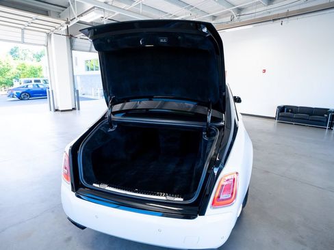 Used 2019 Rolls-Royce Phantom Sedan RWD image 57