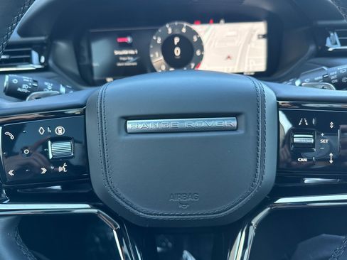 Certified 2025 Land Rover Range Rover Velar Dynamic SE image 27