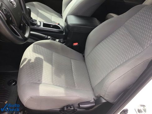 Used 2022 Toyota Tacoma SR image 11