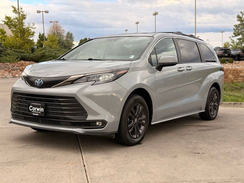 Used 2024 Toyota Sienna XLE Woodland Edition AWD/4WD image 3