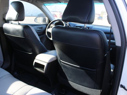 Used 2017 Toyota Camry SE w/ Moonroof Package image 45