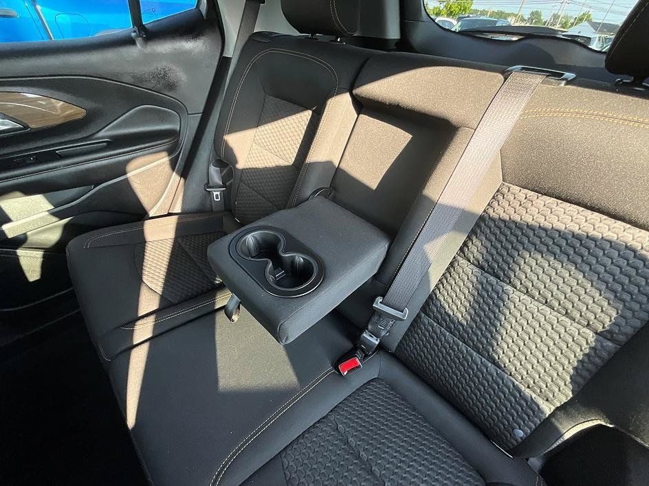 Used 2021 GMC Terrain SLE FWD image 30