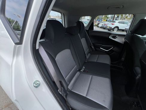 Used 2025 Kia Soul LX w/ LX Technology Package FWD image 33