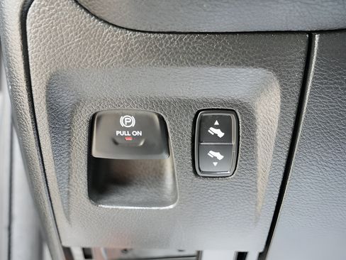 Used 2023 RAM 1500 Big Horn AWD/4WD image 24