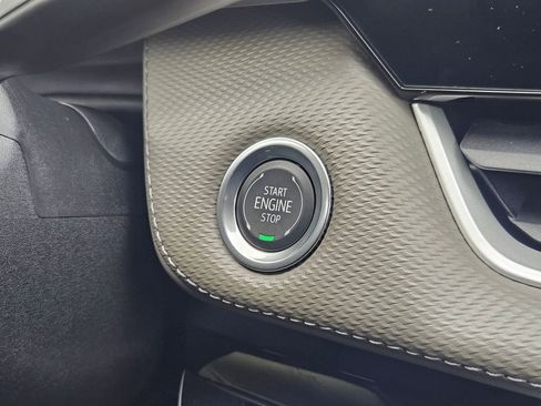 New 2026 Chevrolet Equinox LT w/ Convenience Package II FWD image 17