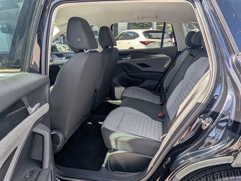 Certified 2025 Volkswagen Tiguan S w/ 18" Wheel Package image 13