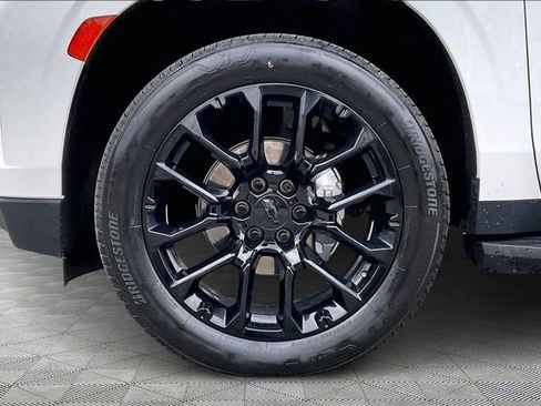 Used 2022 Chevrolet Suburban RST w/ Luxury Package image 22