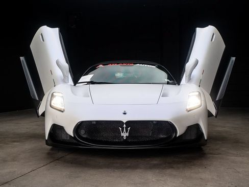 Used 2022 Maserati MC20 Coupe RWD image 4