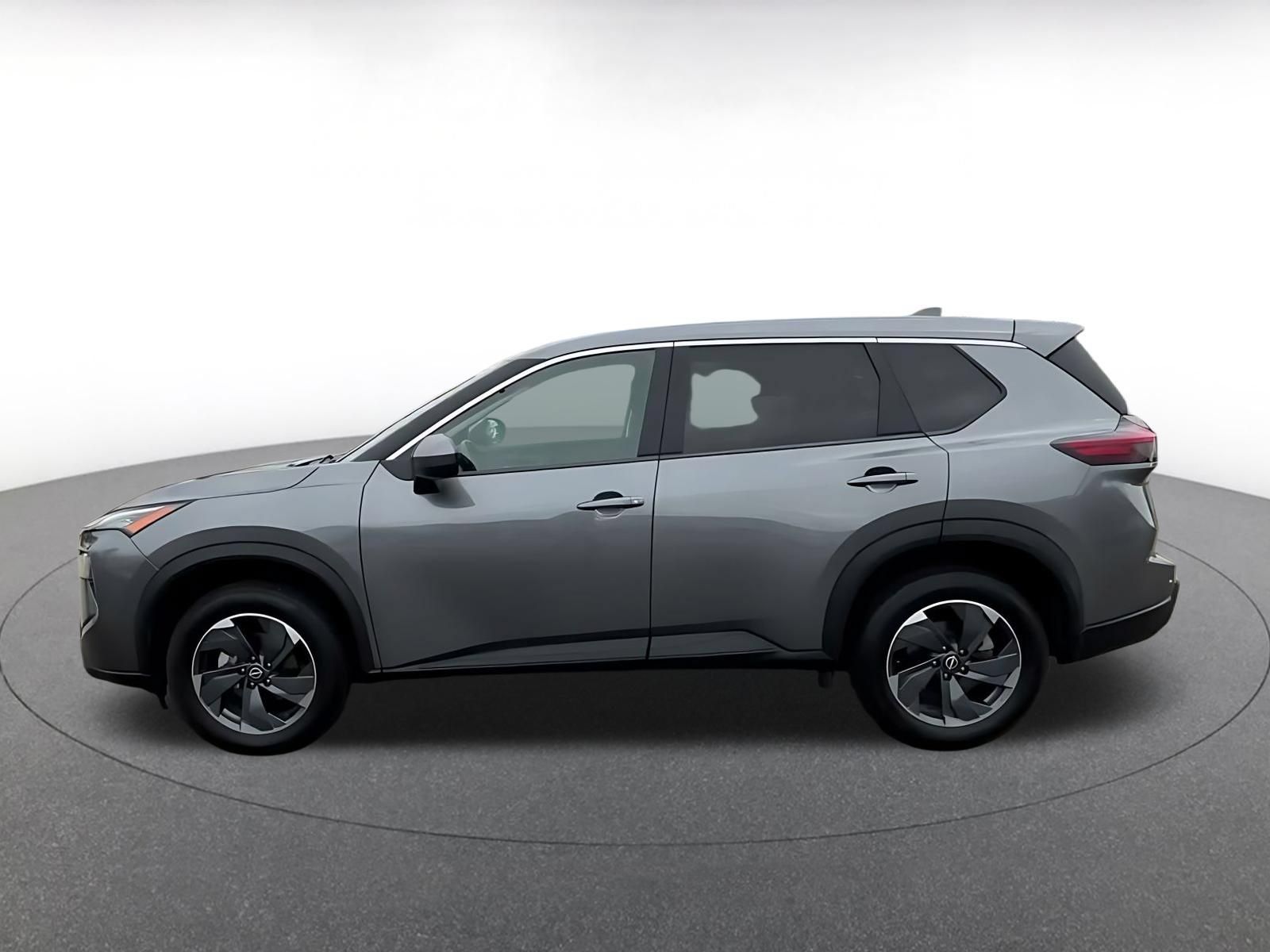 Used 2025 Nissan Rogue SV FWD image 8