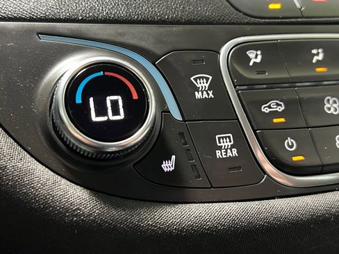 Used 2020 Chevrolet Malibu LT image 11