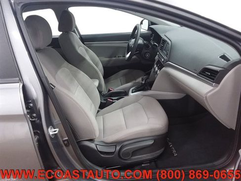 Used 2019 Hyundai Elantra SE image 14