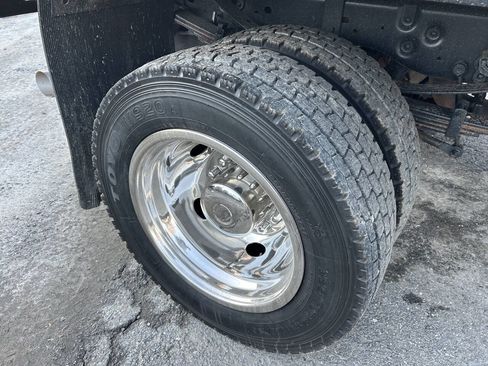 Used 2014 Ford F550 4x4 Crew Cab Super Duty image 12