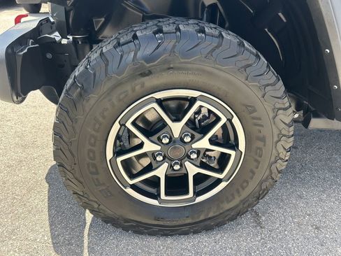 Used 2024 Jeep Wrangler Unlimited Rubicon image 17