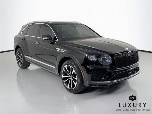Used 2024 Bentley Bentayga image 3