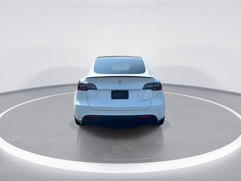 Used 2022 Tesla Model Y Performance AWD/4WD image 8