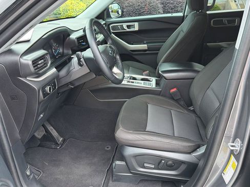 Certified 2023 Ford Explorer XLT RWD image 10