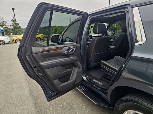 Used 2021 Chevrolet Tahoe Premier AWD/4WD image 16