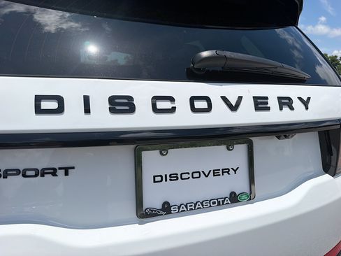 Used 2025 Land Rover Discovery Sport Dynamic SE AWD/4WD image 11