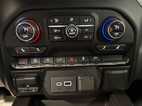 Used 2019 Chevrolet Silverado 1500 RST image 9