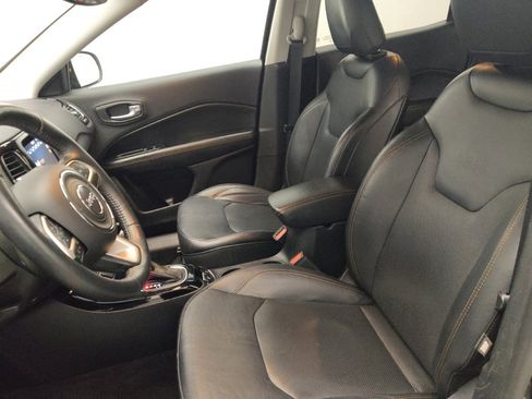 Used 2018 Jeep Compass Limited w/ Navigation Group image 17