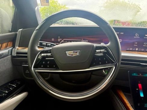 Certified 2025 Cadillac Escalade Sport Platinum AWD/4WD image 22