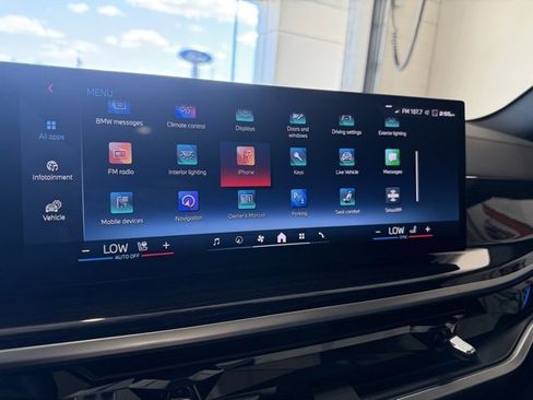 Used 2025 BMW X5 M60i w/ Executive Package image 32