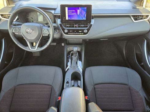 Used 2025 Toyota Corolla SE image 29