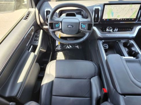 New 2026 Ford Expedition Platinum w/ Stealth Performance Package AWD/4WD image 13