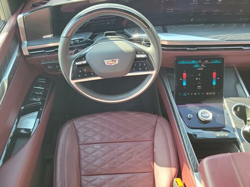 Used 2025 Cadillac Escalade ESV Sport w/ Touring Package AWD/4WD image 23