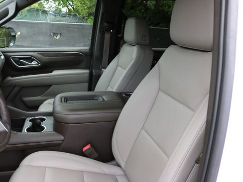 Used 2022 Chevrolet Tahoe Z71 w/ Luxury Package image 11