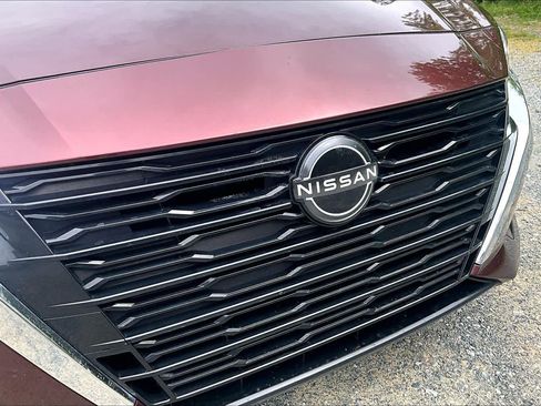 Used 2024 Nissan Altima 2.5 SV FWD image 30