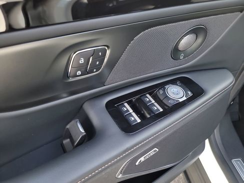 Used 2024 Lincoln Nautilus Reserve w/ Equipment Group 202A image 15