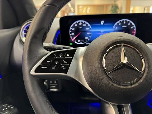 Used 2025 Mercedes-Benz GLB 250 image 16
