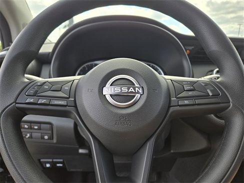 New 2025 Nissan Kicks Play S image 19