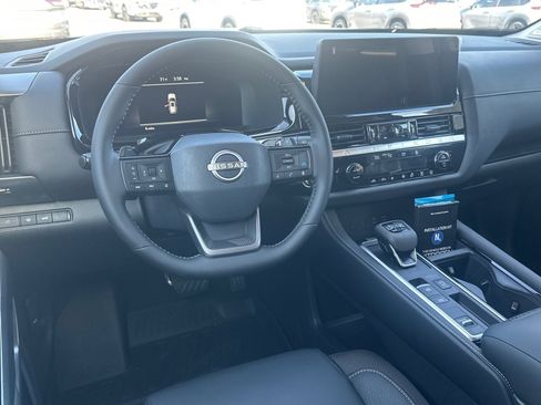 New 2026 Nissan Pathfinder SL image 23